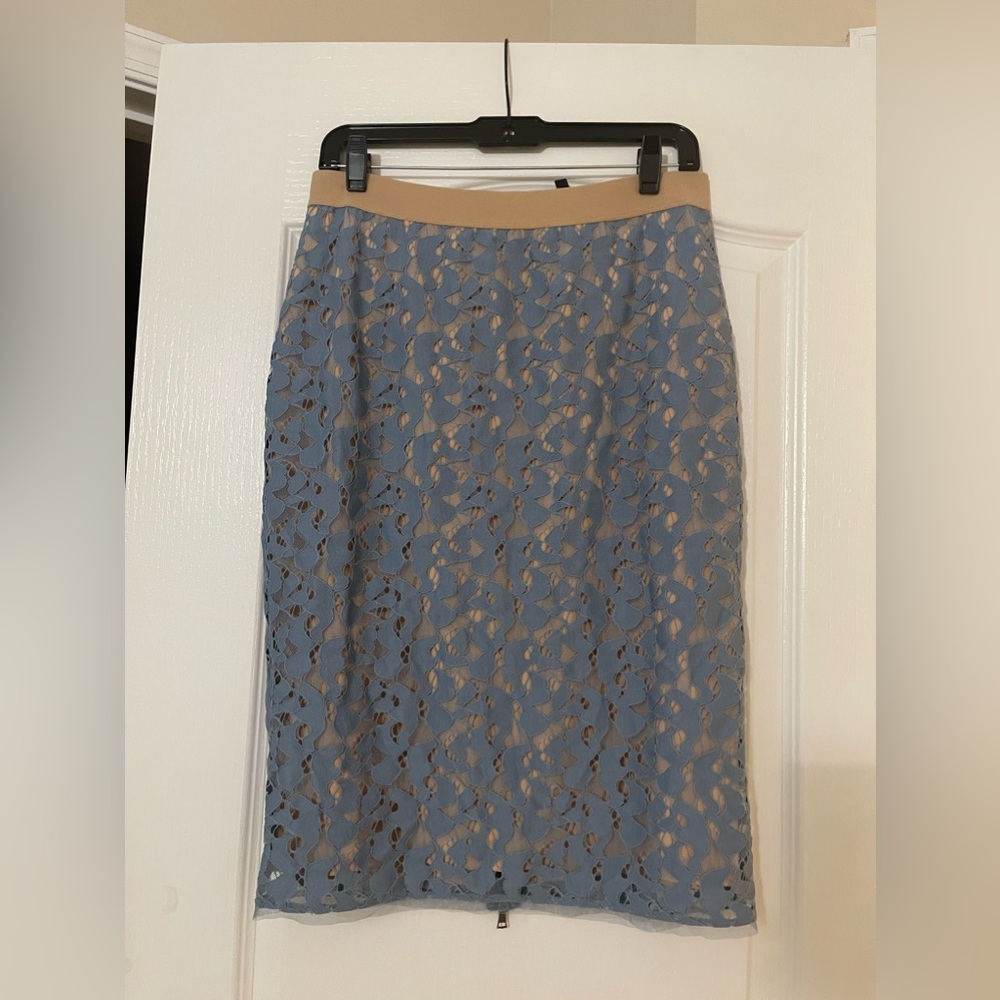 ⛔️SOLD⛔️Brand New BCBG knee length skirt size medium